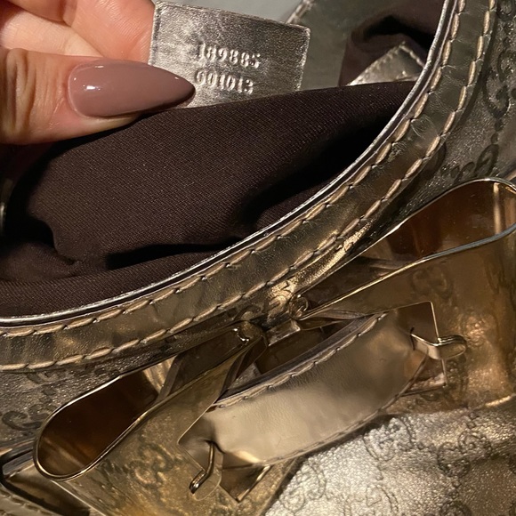 Gorgeous Authentic Gucci Guccissima Queen Bag - Picture 10 of 12